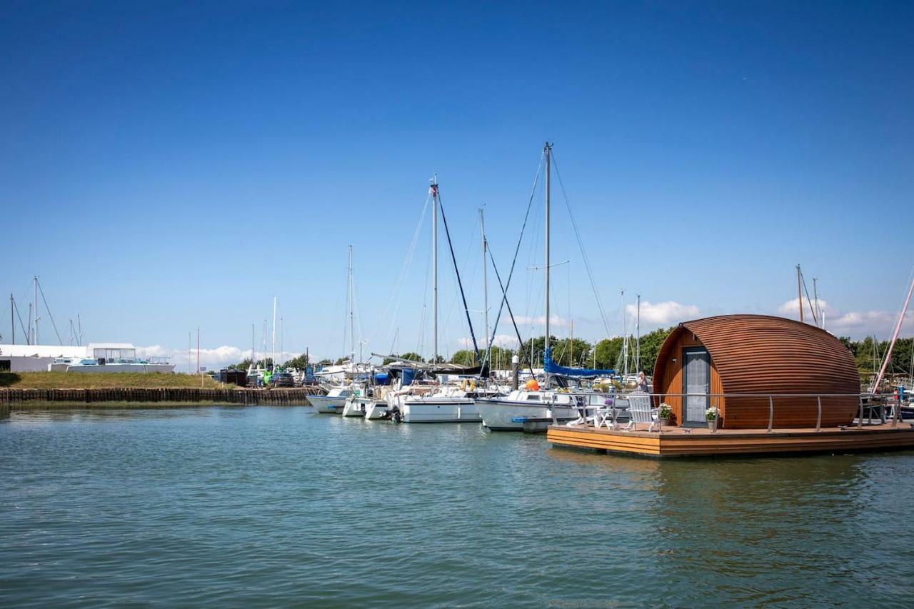 Sea Breeze Ark 900 Hotel Emsworth Exterior foto